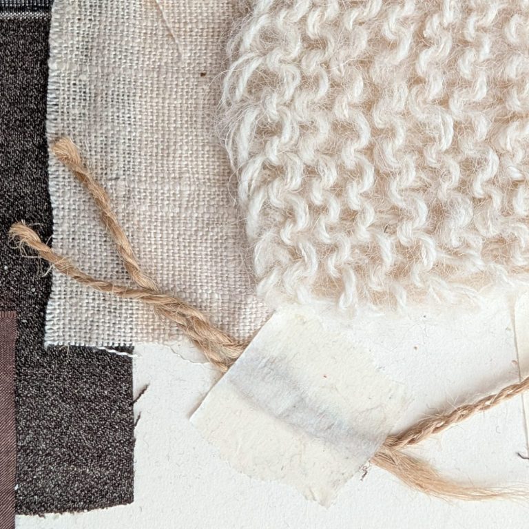 Texturen van verschillende stoffen, waaronder gebreid, linnen en een touwtje.